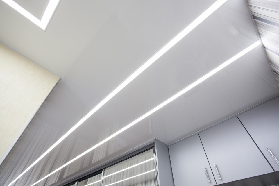 Заказать световые потолки с линией света в г. Семёнов