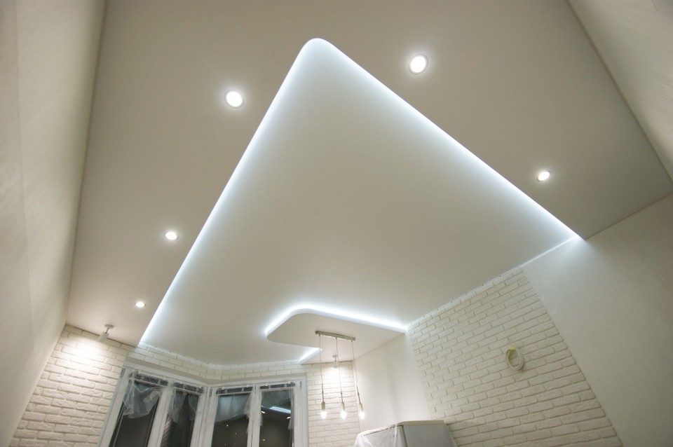 Заказать парящие натяжные потолки в г. Семёнов